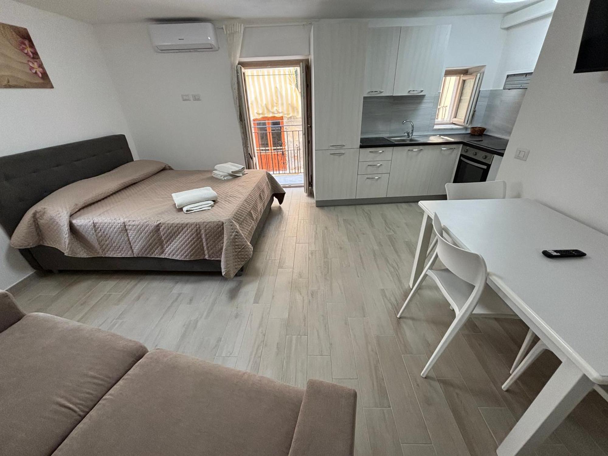 House Nonna Pina Apartment Cefalu Ngoại thất bức ảnh